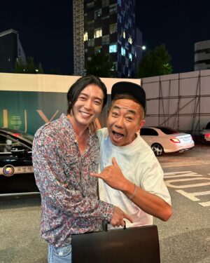 Kim Jae-wook Instagram - 子供の頃から兄といっしょに1番大好きだった<とんねるず>
いつか食わず嫌いに出る事ができたら、お2人に出会う事ができたらどんな気分なんだろうと昔から想像してた。
本当に嬉しかった。
これからもいつまでも大ファンでいます　のりさん。
武豊さんとの出会いも嬉しかったです。
またお会いできる日を楽しみに待ってます。

P.s: 先日届いたのりさんからの木梨サイクルgoods..
 なにもいえない..
