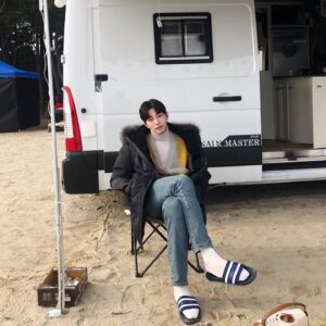 Kim Jae-young Instagram - 겨울 바다...🤗
메리크리스마스🎄