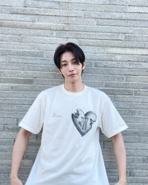 Kim Jae-young Instagram - 🤗
 #loveyourw 
#loveyourw2022