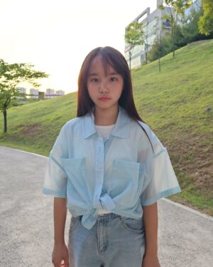 Kim Ji-Yu Instagram - #광고
@r10u_official
@r10u_celeb

해질녘 지유^^;
너무 시뻘겋네~~~
🙈
#R10U쥬니어
#반팔바람막이
#아노락반팔셋업
#아이돌셔츠
#숏팬츠
#무신사