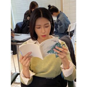 Kim Ji-hyun Instagram - 여름부터 겨울까지~
우리 주희 열심히 살았네요!ㅎㅎ
주희는 계속 열심히 살아갈 겁니다!
여러분들도 사랑을 나누며 따뜻한 하루하루를 살아가시길 응원할게요^^
감사합니다!!!
#서른아홉 #장주희