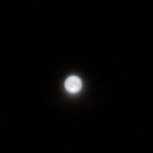 Kim Ji-hyun Instagram - 크고 파란 달님🌕
뭔가...
블루문이라...
파란 테두리?
암튼.나도 봤다.히히