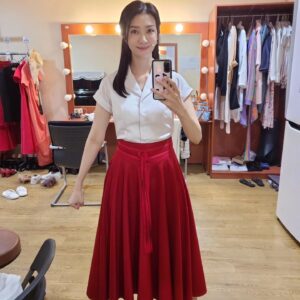 Kim Ji-hyun Instagram - 즐길 준비 되셨나요오~~~?!!!
이제 3주 남은...
그날들!!!얍!!!!
(안무에 진심이고 싶은? 김그녀ㅋㅋ)