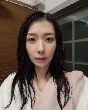 Kim Ji-hyun Instagram - <사랑한다고 말해줘> 오돌오돌...