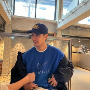 Kim Ji-seok Instagram - .
아니라고. 콜라보 안했다고. 
그냥 나이스 채널이라고🤦🏻‍♂️