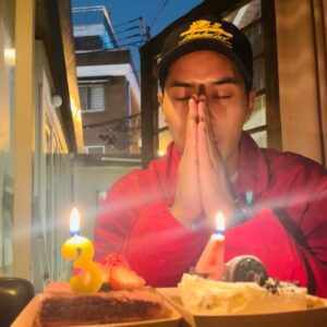 Kim Ji-seok Instagram - 생일은 지났지만 아직 생일주이니까 축하해주실분들 지금도 늦지.었습니다🙂‍↔️