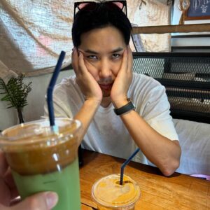 Kim Ji-seok Instagram - Eat Pray Love 🖤
