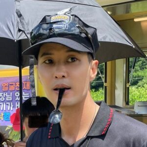 Kim Ji-seok Instagram - 신병2를 사랑해주셔서 감사합니다🖤
정성스럽게 서포트 해주신 팬여러분들도 잊지 않겠습니다!🙇🏻‍♂️
마지막으로 너희들은 정말 최고였다👍🏻우리 2중대!!🔥