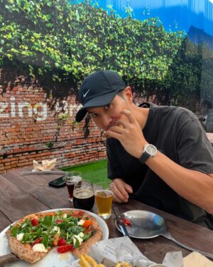 Kim Ji-seok Instagram - ☀️🍺 vibes