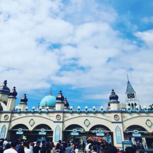 Kim Joon Instagram - #오늘은 #걸어서 나올수 있을것인가..#부디 #무시히 #에버랜드 🐧🐯🐵🐼🎠🎡😳