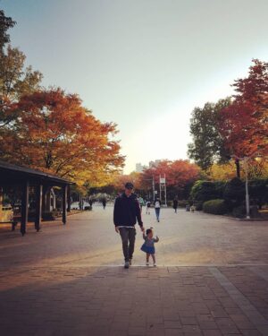 Kim Joon Instagram - 바보둘...#딸바보 #아빠바보 #감사합니다