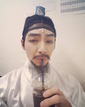Kim Joon Instagram - #사약 이 아니오 단지 이가 시려서...