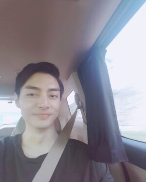 Kim Joon Instagram - #신난다 #대구 갔다가 #칼퇴 🛣