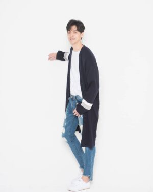 Kim Joon Instagram - #사진 #하얗고 #까맣고 #김준 #그렇지