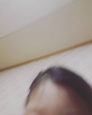 Kim Joon Instagram - #그녀 의 #셀피 #신비주의 컨셉 😳