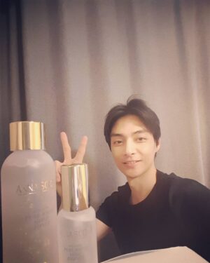 Kim Joon Instagram - ✌ #좋아 #annascott