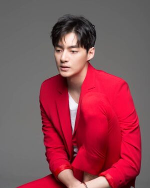 Kim Joon Instagram - 사진은 역시 #멍 #빨강 #뼈가바지뚫고나올셈이냐 #김준