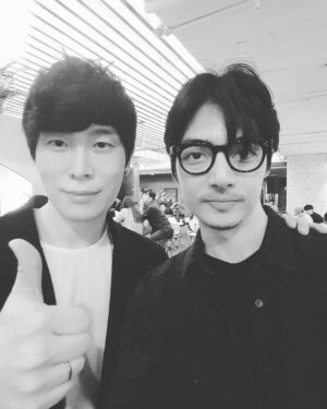Kim Joon Instagram - #어제 찍은 유일한 사진...#왕주먹 #용수 감독님👍🏻#퍼펙트맨 대박나세요~10월2일 #대개봉 #내일 이네....