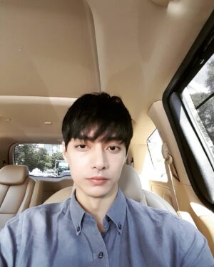 Kim Joon Instagram - 왜 차를 타면🚗 #멀미 도 같이 타는거지😱..#무임승차
