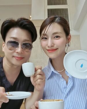 Kim Jung-hwa Instagram - 잊고 있었던 지난 8월의 샌프란 시스코☕
#블루보틀본점 과 물개들을 볼수있는 #피어39
그리고 #금문교 ㅋㅋ 까지^^
둘이서 여기저기 두리번 거리며 찾아 다니던
행복했던 시간💜
우버타고~ 걷고~ 또 우버타고 걷고..
애들이 없으니 이런 여행도 가능하구나~
싶던 시간🙂
다시 떠올리니 행복해지네요😍
#부부#센프란시스코#다음은#케나다#몬트리올#퀘백