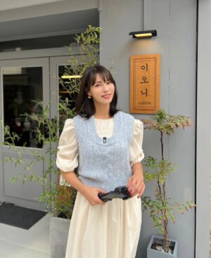 Kim Jung-hwa Instagram - 송파구 주민들 모여라🙌🙌🙌
송파의 숨은 찐 커피 맛집을 찾았습니다💜
저뿐만 아니라 같이간
모든 분들이 
커피에 감탄하고
디저트에 또 한 번 놀라며 
숨은 고수의 맛집을 찾은 것 같아 엄청 기뻤습니다🤩
 #안구정화커피 에서 
커피에 찐 고수를 소개합니다👍
 지금 빨리 들어오세요🙆‍♀️
#송파
#커피의고수
#이오니
#꼭가봐야해
#안구정화커피