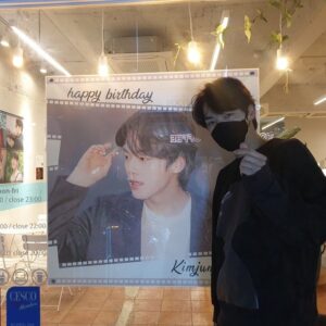 Kim Jung-hyun Instagram - 그저 지나가는 하루이지만 많은분들의 축하덕분에 특별한 날로 기억될 것 같습니다. 너무 감사합니다. 베풀어주신 많은 사랑을 담아 모든 분들의 건강을 기원합니다.