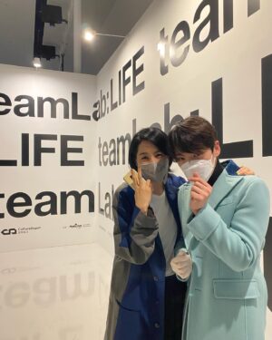 Kim Jung-hyun Instagram - teamLab : LIFE
뜻밖의 검거 : 살아있다 
#팀렙 #사랑의불시착 #검거 #도와줘리정혁