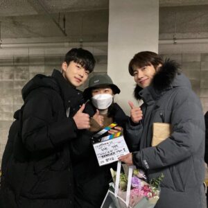 Kim Kang-min Instagram - “나의 별에게”
S2 방영까지 마무리가 됐습니다. 

지금까지 올 수 있었던 이유들 중 큰 이유는 팬분들의 아낌없는 응원과 지지가 있었기에 가능했다고 늘 인지하고 있습니다 감사합니다. 최고👍🏻👍🏻
또한 S1 보다 더욱 잘 만들어지길 끊임없이 고민하고 고민한 감독님,작가님,배우분들, 그리고 추운 날씨 속에서 애써주신 스탶분들까지 모두 빠짐없이 나별팀 최고👍🏻 
지금까지 나의별에게를 사랑해주시고 잊지 못할 또 하나의 선물을 만들어주신 모든 분들께 다시 한 번 감사드립니다.
그리고 동행하는 미스틱은 늘 최고👍🏻👍🏻👍🏻👍🏻👍🏻

이상 보시다시피 한지우이었습니다…