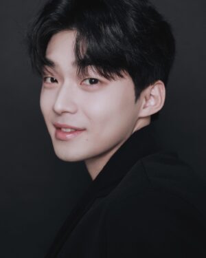 Kim Kang-min Instagram - Black
@gayeongkim_ 
@mystic.actors