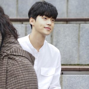 Kim Kang-min Instagram - 좋은 작품에 참여하게 해주셔서 진심으로  감사드립니다. @playlist_studio 
박초딩 잘가..👋
#잘하고싶어
