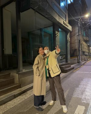 Kim Ki-bang Instagram - .
우리끼리 조촐하고 오붓하게 송년회^^
올 해 정말 고생한 그라운드플랜 대표,부대표 밥사주기!
내가 사랑하는 사람들🩶
내년에 더더 힘내고 잘되자~~
.
#그라운드플랜 #일등미스트 #미스트 #기초화장품