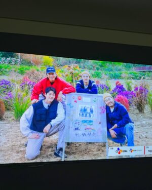 Kim Ki-bang Instagram - .
근 3개월동안 행복했습니다.
사랑하는 동생들과 행복했고
인제 마을분들 덕분에 행복했고
능력있는 스탭분들 덕분에 행복했고
재밌게 봐주신 많은 분들 덕분에 행복했습니다!!
콩콩팥팥은 정말 행복 그 자체였네요❤️
.
#콩콩팥팥 #👋🏻
#그동안시청해주셔서진심으로감사합니다