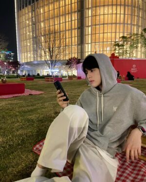 Kim Ki-hae Instagram - 따뜻해져라🌸