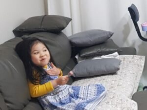 Kim Kyung-nam Instagram - 은우야 표정 왜그래