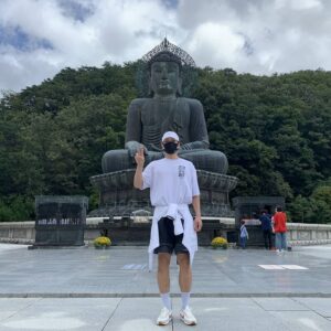 Kim Kyung-nam Instagram - 설악산에서 멋스럽게 사진 찍는 법.

1. 렌즈를 뚫어지게 볼 것.
2. 늠름한 표정 지을 것.
3. 세련된 제스쳐로 기분을 표현할 것.