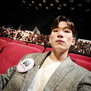 Kim Kyung-nam Instagram - ☆경축 88번 한예슬 예선 통과☆

오늘 저녁 8시에도 #오케이광자매
👌👌👌