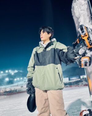 Kim Min-cheol Instagram - 오랜만에 타니까 다리가 후들후들🏂