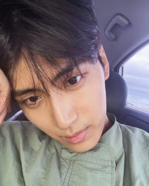Kim Min-cheol Instagram - #웰컴투삼달리 돌고래 덕후 공지찬🐬🌊🔭
