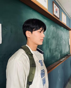 Kim Min-cheol Instagram - #방과후전쟁활동 #도수철