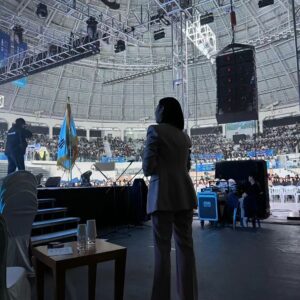 Kim Min-jung Instagram - .
올해도 모교 입학식에 함께했어요💙

24학번 새송이 여러분~
숙명 가족이 되신 걸 진심으로 축하해요!!
그동안 얼마나 노력했을지, 
또 곁에서 가족들은 얼마나 마음 썼을지 알기에
더욱 소중하고 감사한 하루였어요. 
후배 여러분 꿈이 시작되는
그 순간을 함께해 영광이었습니다🙏🏻
타임머신을 타고 
제가 입학하던 그 때 그 감정 느낄 수 있어 행복했어요!

아름다운 청파동에서의 찬란한 봄날을 응원합니다!
언제나 숙명 선배들은 열려있으니 
힘들 때 언제나 손 뻗어주세요~ 덥썩 잡아줄게요 :)
온맘 다해 축하하고 환영합니다!!
.
.
#숙명여자대학교#입학식#24학번#새송이#축하해요#응원해요