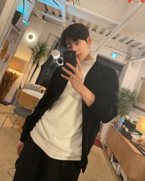 Kim Min-ki Instagram - 슈룹 봐야지