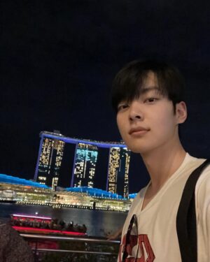 Kim Min-ki Instagram - ⛴️🌃