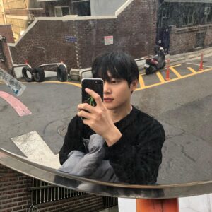 Kim Min-ki Instagram - 우리 가족 데이트