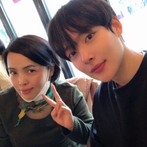 Kim Min-ki Instagram - 우리 가족 데이트