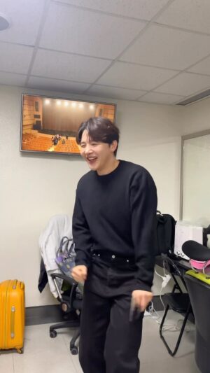 Kim Min-seok Instagram - 오늘은 즐기겠습니다!!