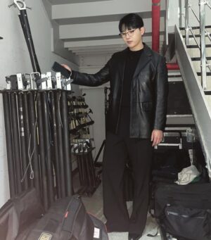 Kim Min-seok Instagram - All black!