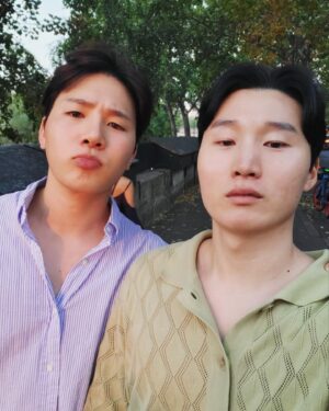 Kim Min-seok Instagram - 남는건 사진뿐이래서 셀카가 항상 어색하지만 그래도 남겨봅니다