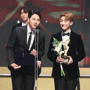Kim Min-seok Instagram - 감사합니다 덕분이에요. #대중문화예술상 #멜로망스