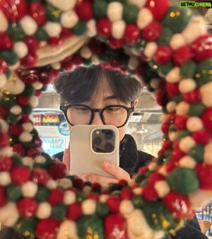 Kim Moo-joon Instagram - 메리 크리스마스🎄 #merrychristmas