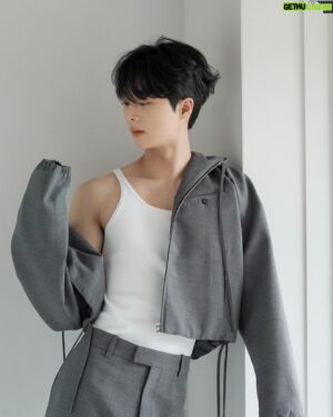 Kim Moo-joon Instagram - 마지막 B